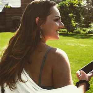 Meet your Posher, Caroline